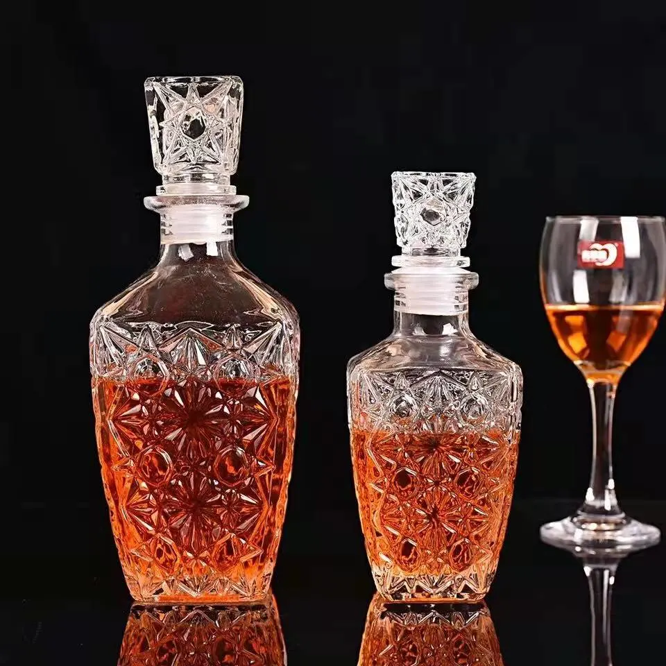 25 Oz Glass Clarion Square Clear Non-Lead Crystal Whiskey Decanter